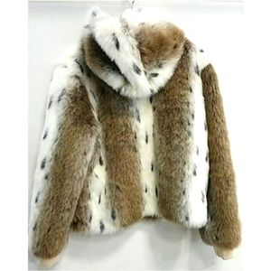 · 𝐆𝐨𝐫𝐠𝐞𝐨𝐮𝐬 · Hooded Fur Coat